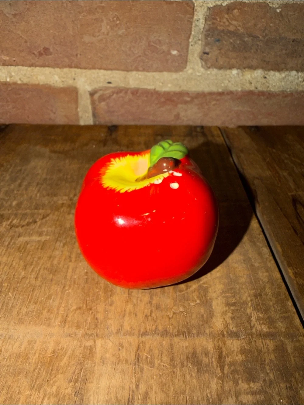 Glossy Red and Green Ceramic Apple Accent Pair Salt Pepper Shakers Match